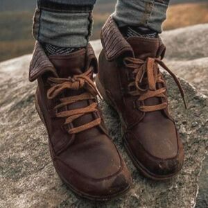 Chaco Barbary Chukka boot dark brown leather size 7